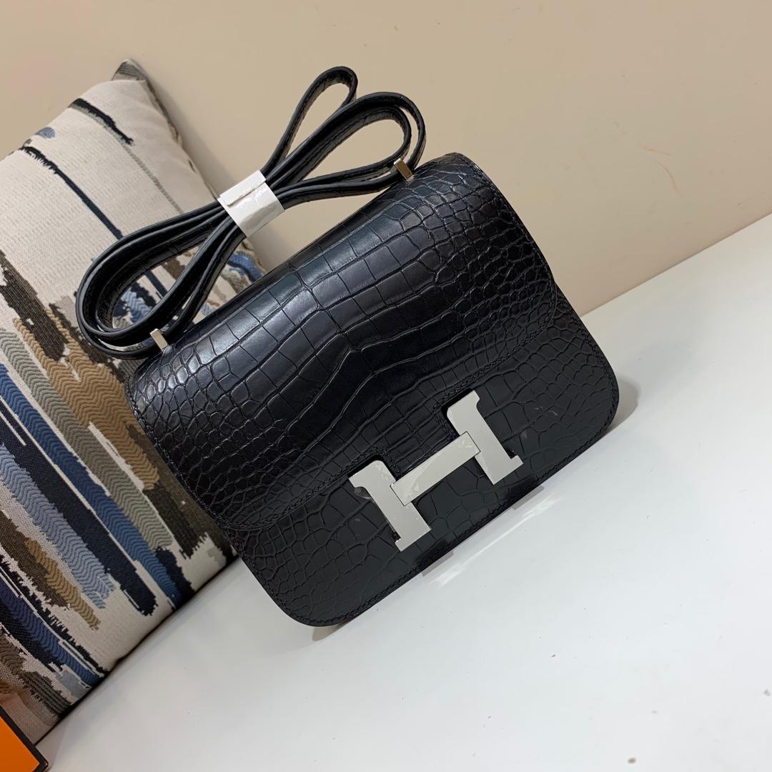 Hermes Constance 19 Matte Niloticus Crocodile 89 Noir PHD